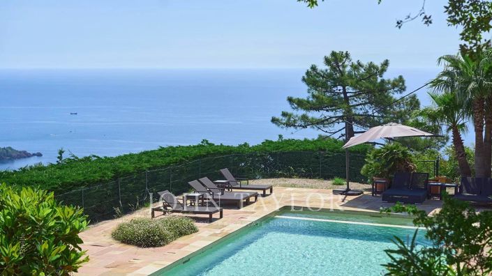 Image No.19-7 Bed House for sale