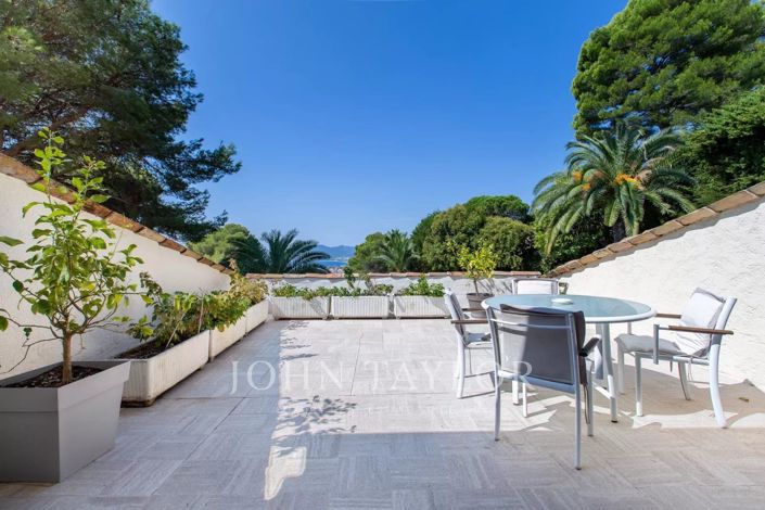 Image No.16-3 Bed House for sale