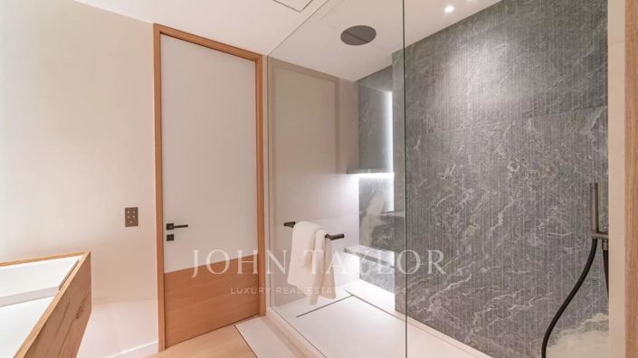 Image No.15-4 Bed Apartment for sale