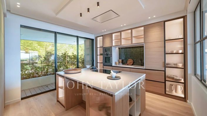 Image No.8-4 Bed Apartment for sale