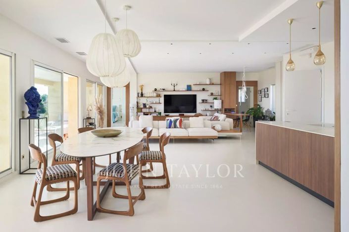 Image No.10-5 Bed House for sale