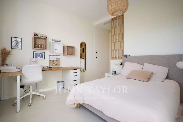 Image No.19-5 Bed House for sale