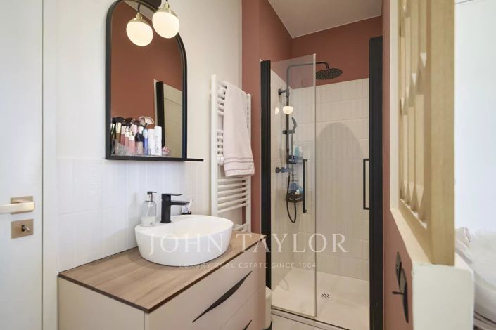 Image No.20-5 Bed House for sale