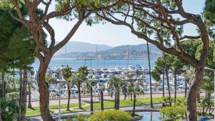 Image No.10-3 Bed Apartment for sale