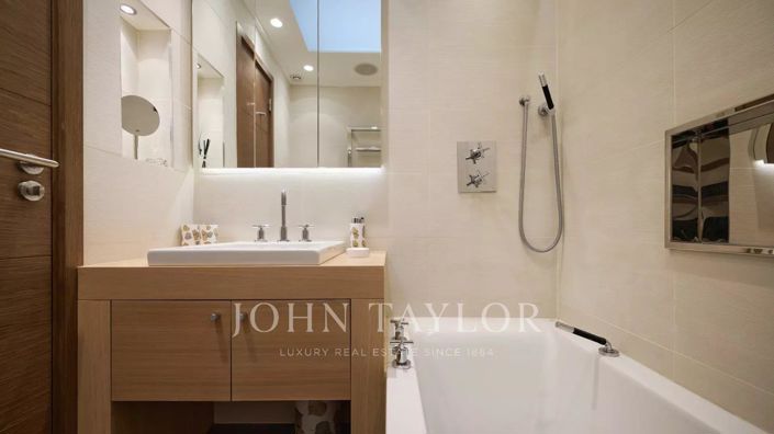 Image No.19-5 Bed Apartment for sale