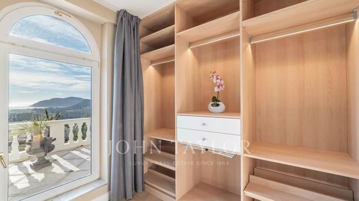 Image No.16-6 Bed House for sale