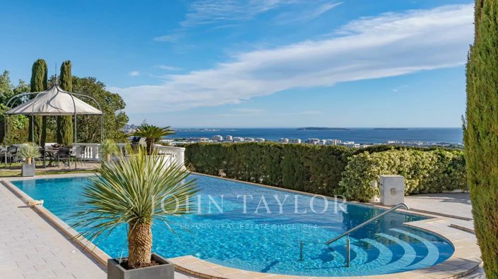 Image No.2-6 Bed House for sale