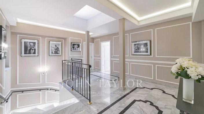 Image No.21-6 Bed House for sale