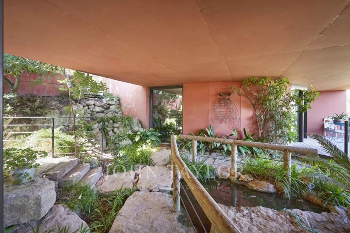 Image No.5-5 Bed House for sale