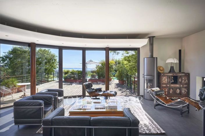 Image No.6-5 Bed House for sale