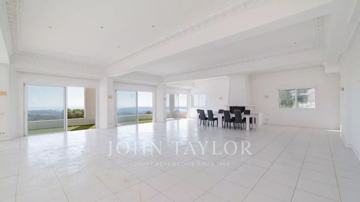 Image No.11-6 Bed House for sale