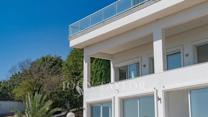 Image No.18-6 Bed House for sale