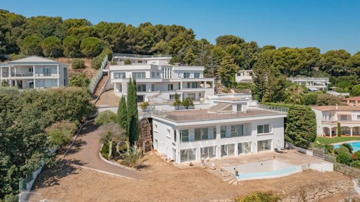 Image No.19-6 Bed House for sale