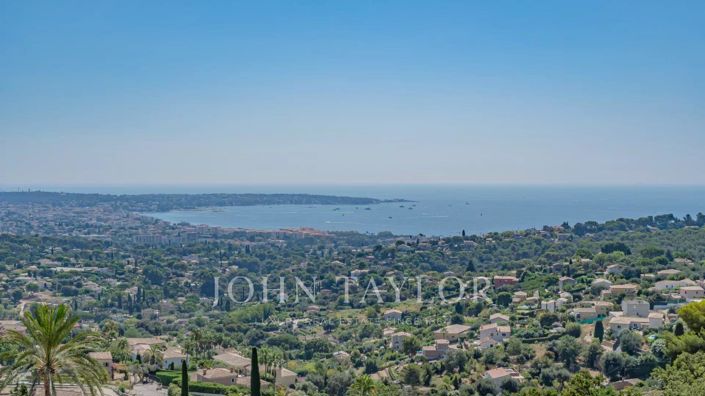 Image No.2-6 Bed House for sale