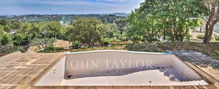 Image No.8-6 Bed House for sale