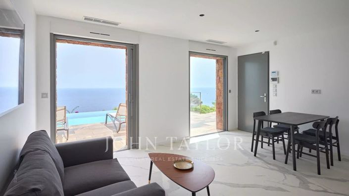 Image No.12-7 Bed House for sale