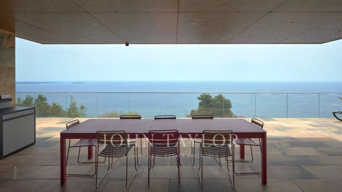 Image No.16-7 Bed House for sale