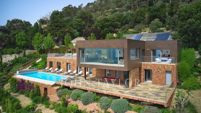 Image No.18-7 Bed House for sale