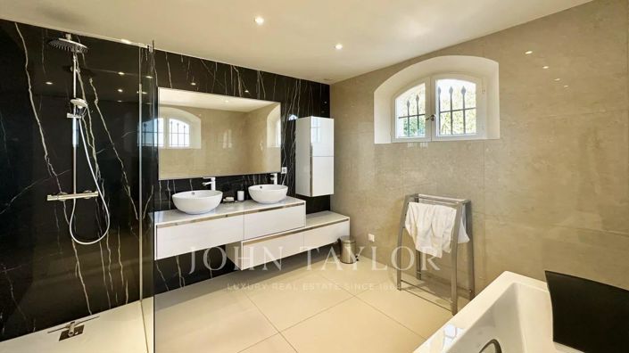 Image No.11-4 Bed House for sale