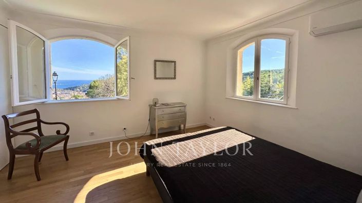 Image No.12-4 Bed House for sale