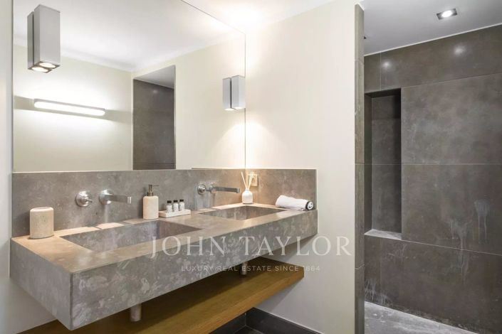 Image No.13-5 Bed House for sale