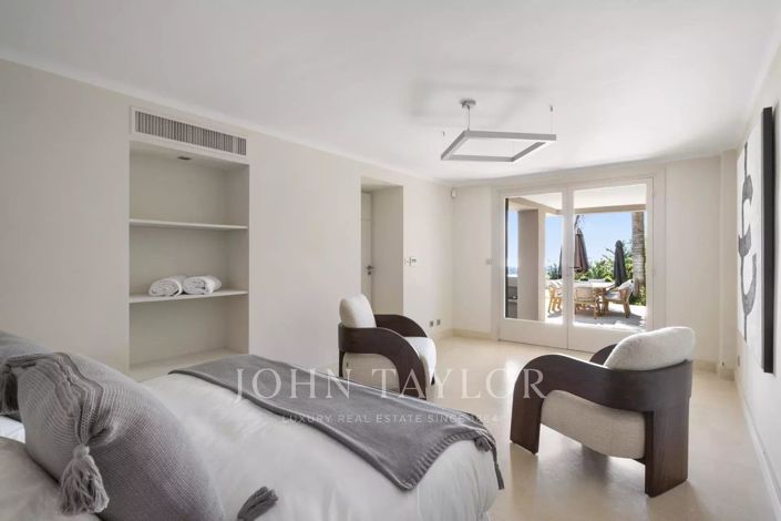 Image No.17-5 Bed House for sale