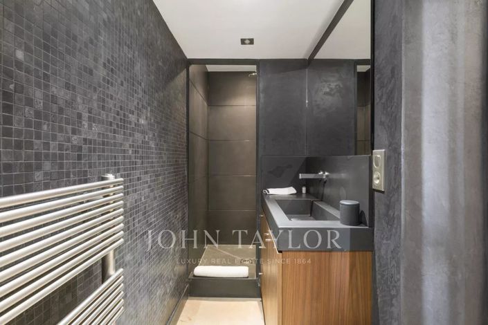 Image No.18-5 Bed House for sale