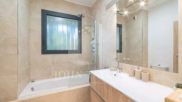 Image No.12-3 Bed Apartment for sale