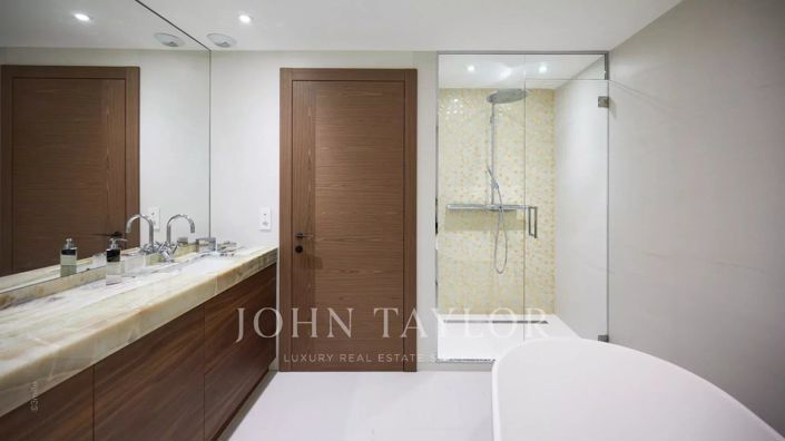 Image No.14-3 Bed Apartment for sale