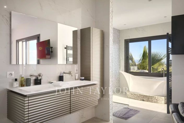 Image No.14-5 Bed House for sale