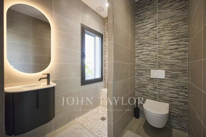 Image No.15-5 Bed House for sale