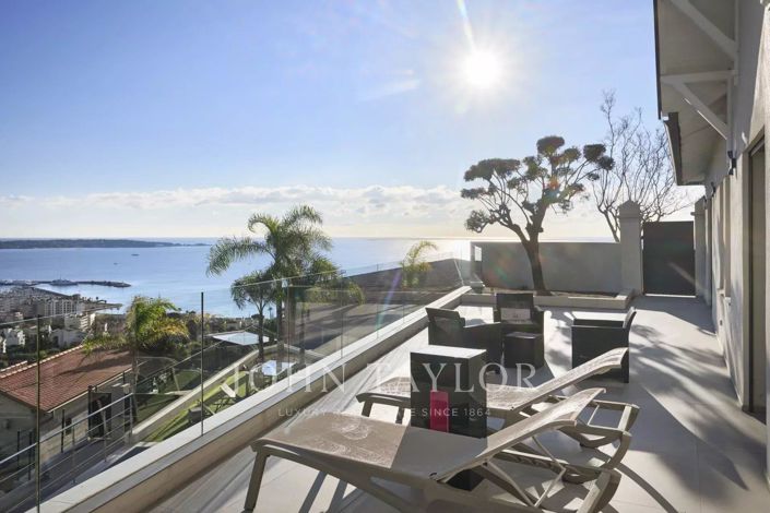 Image No.5-5 Bed House for sale