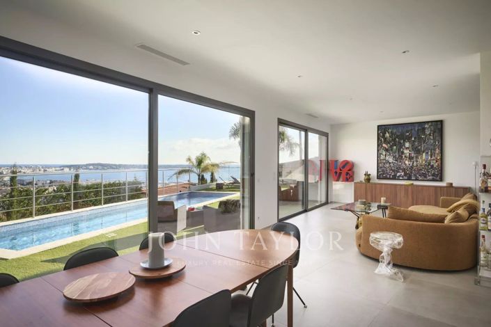 Image No.6-5 Bed House for sale