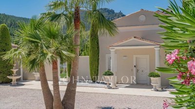 5 Bed House for sale