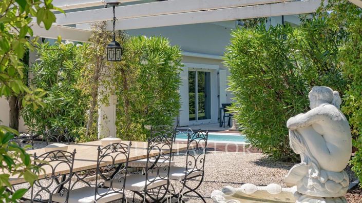 Image No.11-5 Bed House for sale