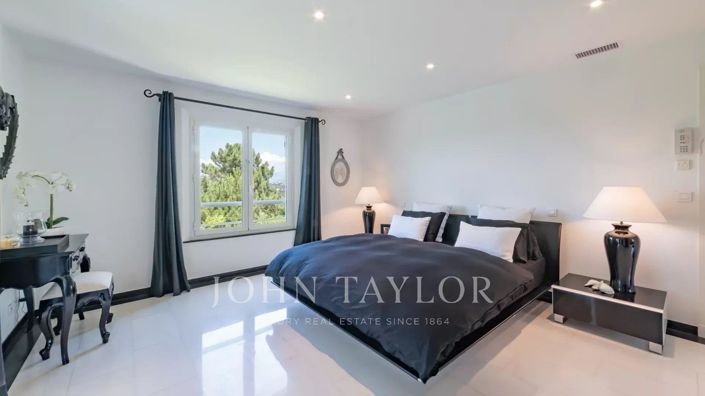 Image No.12-5 Bed House for sale