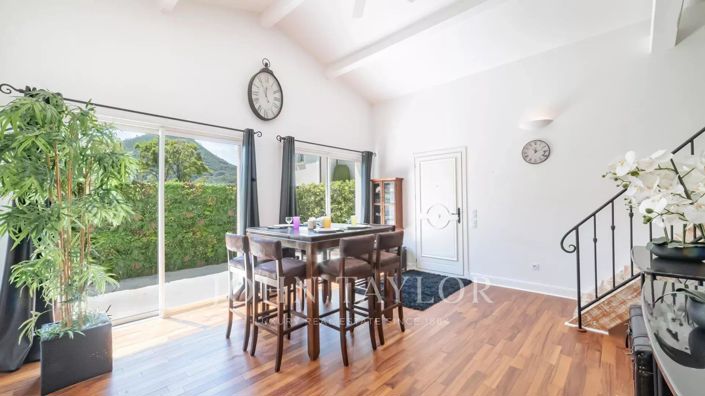 Image No.17-5 Bed House for sale