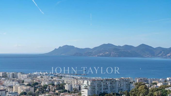 Image No.17-3 Bed Apartment for sale