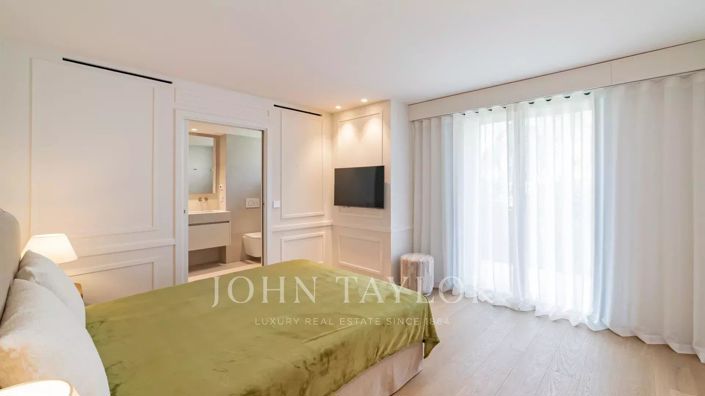 Image No.15-5 Bed House for sale