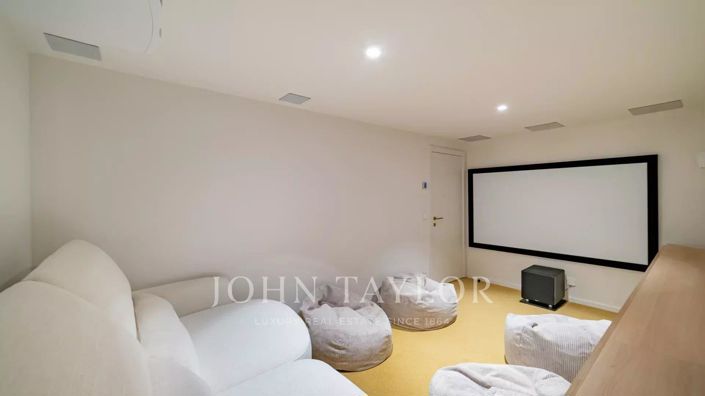 Image No.17-5 Bed House for sale