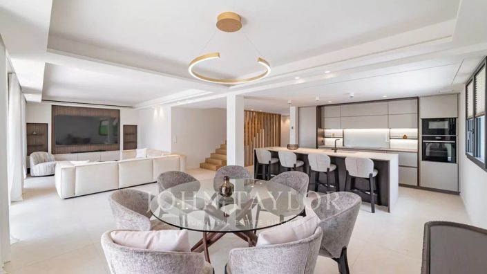 Image No.5-5 Bed House for sale