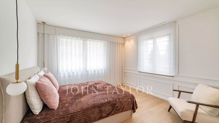 Image No.9-5 Bed House for sale