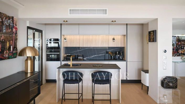 Image No.10-3 Bed Apartment for sale