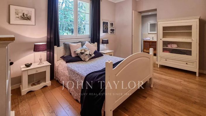 Image No.11-9 Bed House for sale