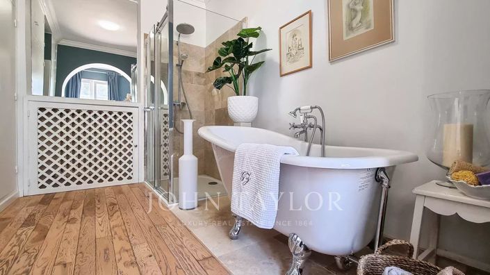 Image No.12-9 Bed House for sale