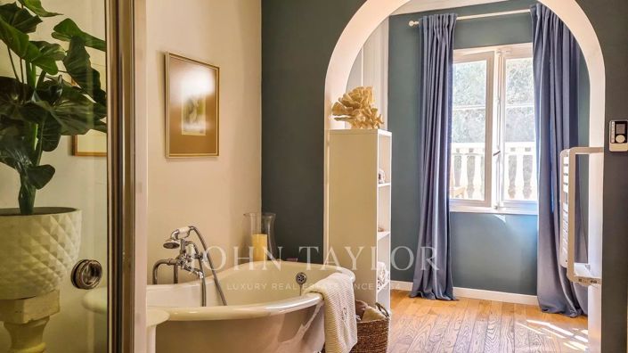 Image No.13-9 Bed House for sale