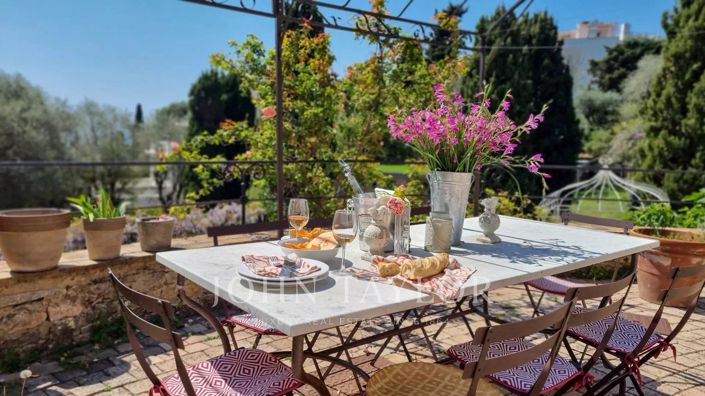 Image No.3-9 Bed House for sale