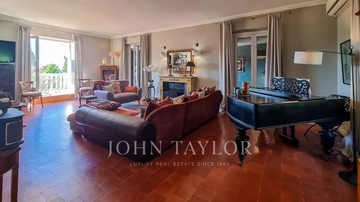 Image No.4-9 Bed House for sale