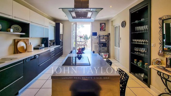 Image No.9-9 Bed House for sale