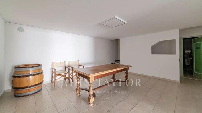 Image No.14-3 Bed House for sale